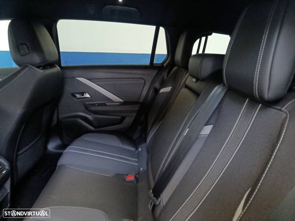 Opel Astra Sports Tourer - 10