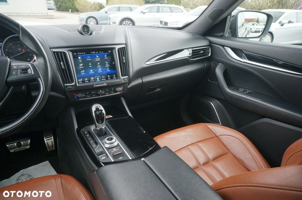 Maserati Levante - 15