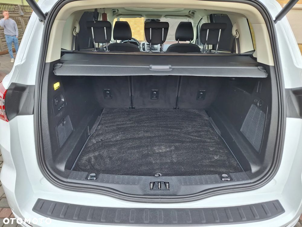 Ford S-Max - 24