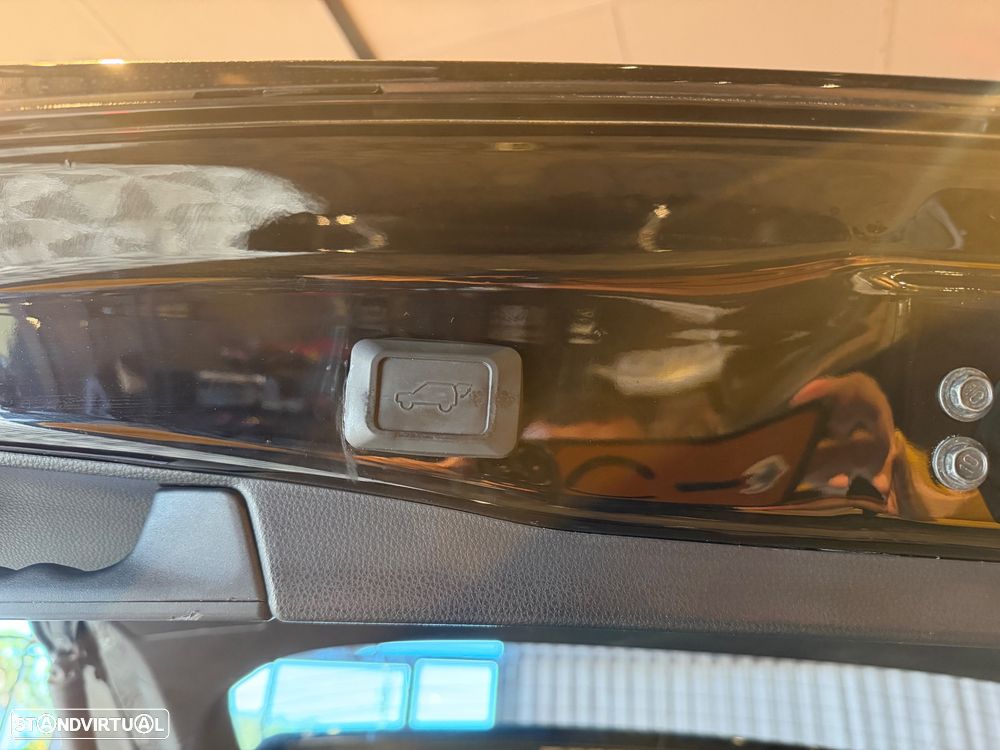 Toyota RAV4 2.5 HDF Black Edition - 33