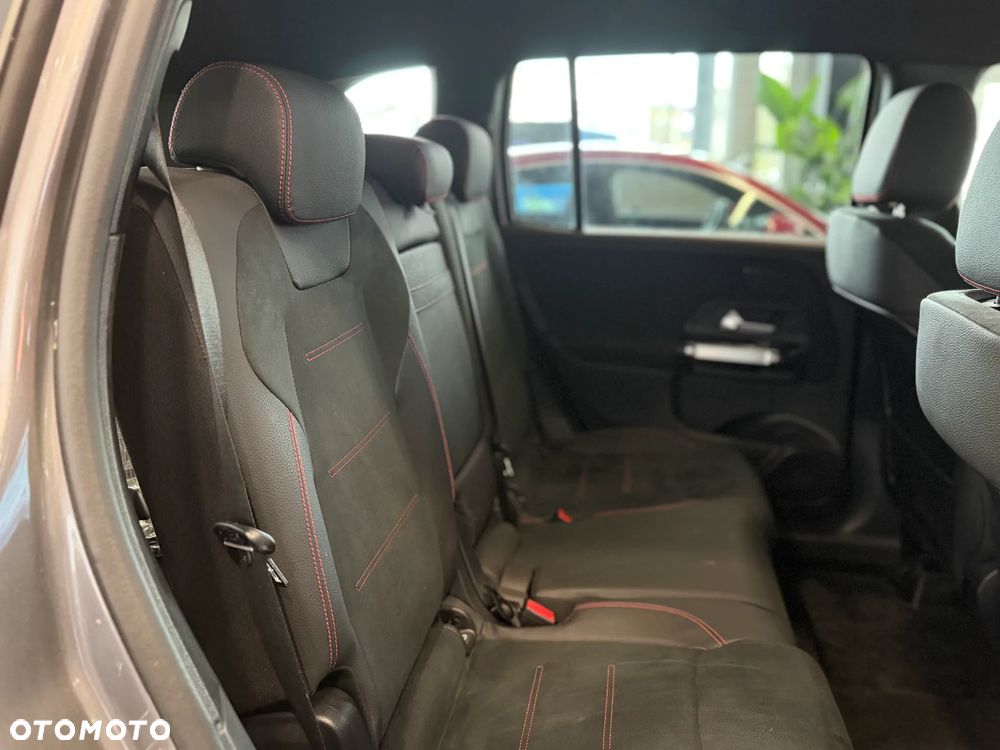 Mercedes-Benz GLB 200 AMG Line 7G-DCT - 12