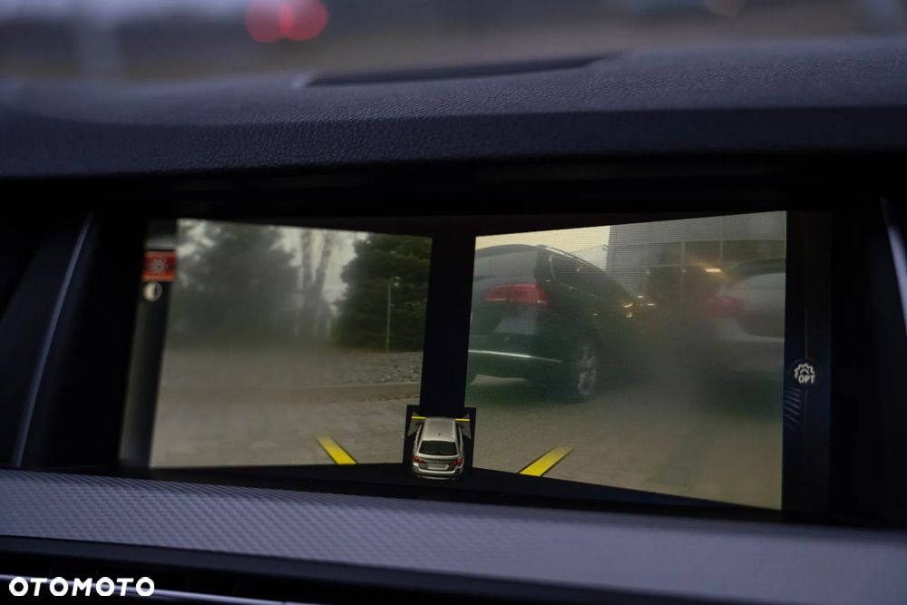 BMW Seria 5 530d xDrive Sport-Aut Luxury Line - 39