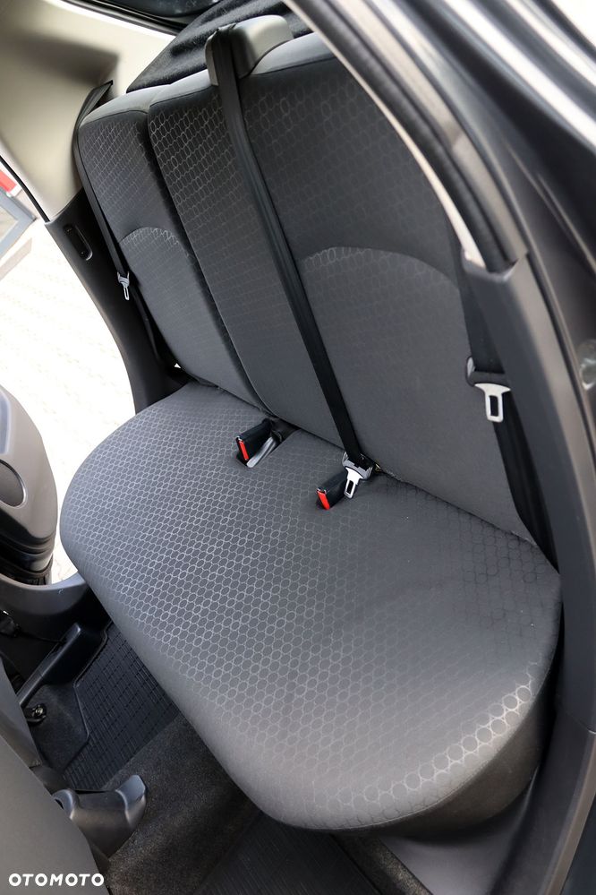 Mitsubishi Space Star - 32