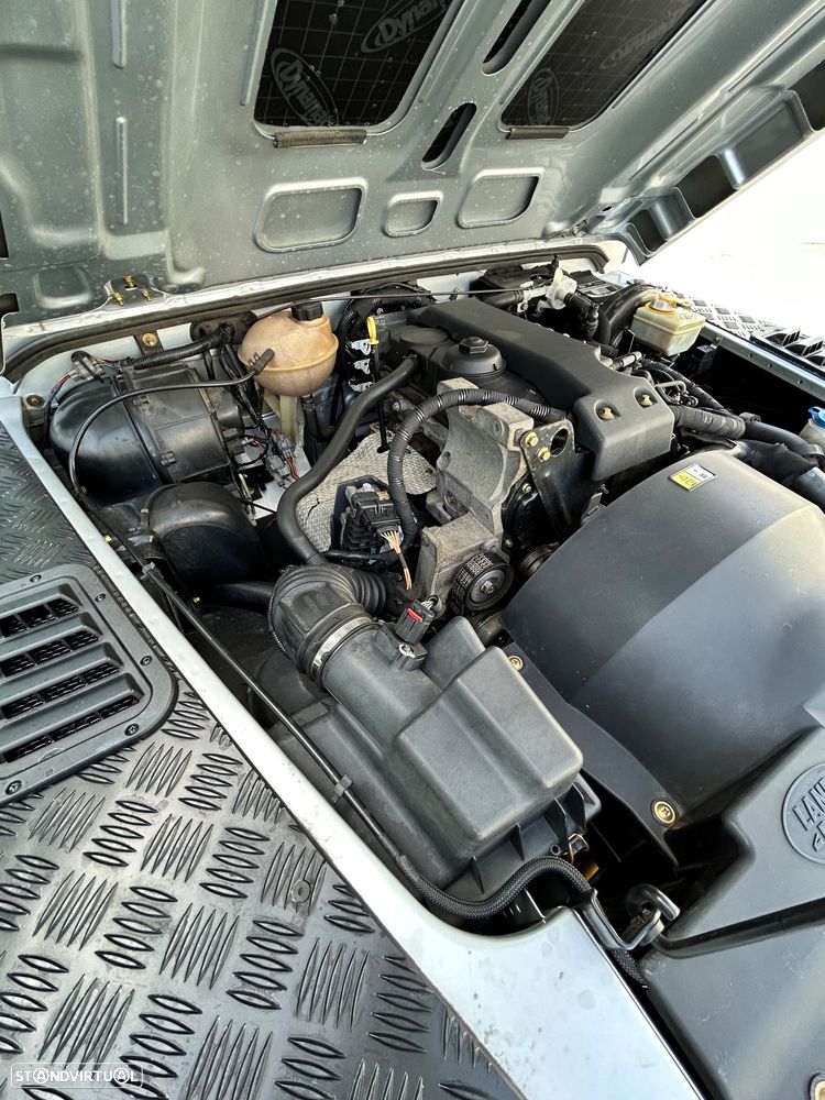 Land Rover Defender 90 2.4 CRD S - 47