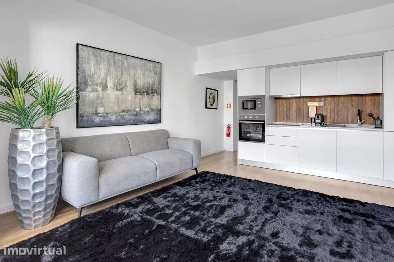 T1 Remodelado no Estoril | Disponibilidade Imediata | Elevador e Arrec - Grande imagem: 3/18