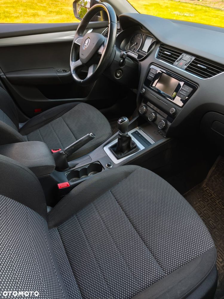 Skoda Octavia 1.6 TDI DPF Ambition - 14