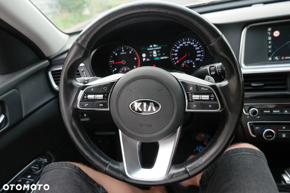 Kia Optima - 32