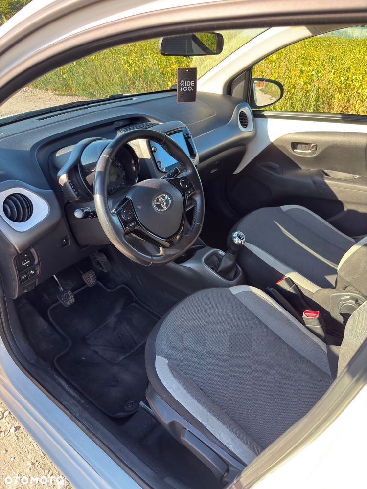 Toyota Aygo x-play - 8