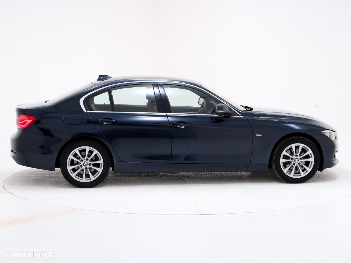 BMW 320 d Line Luxury Auto - 2