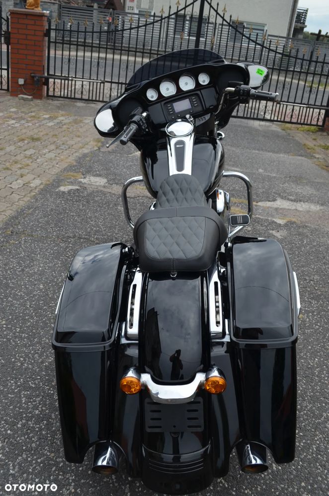 Harley-Davidson Touring Street Glide - 24