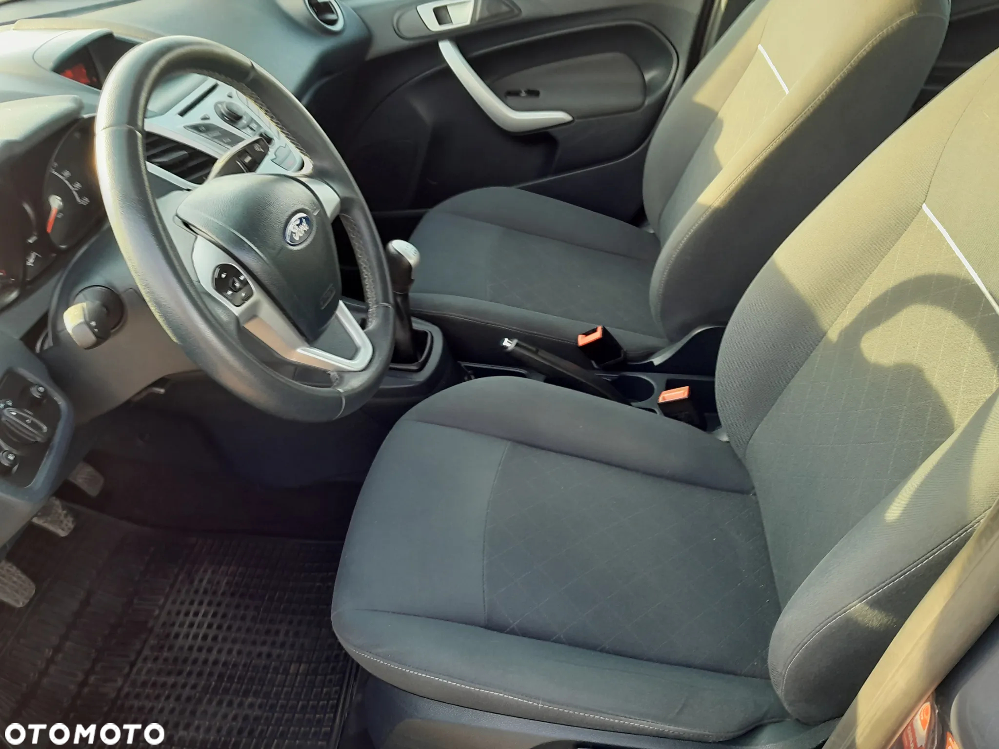 Ford Fiesta 1.25 Celebration - 38