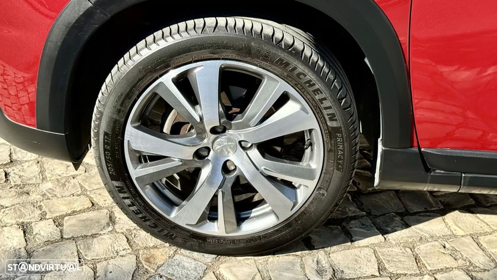 Peugeot 2008 1.2 PureTech Allure EAT6 - 11