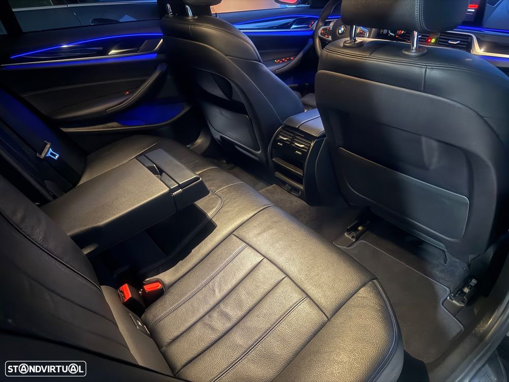 BMW 520 d Pack Desportivo M Auto - 40