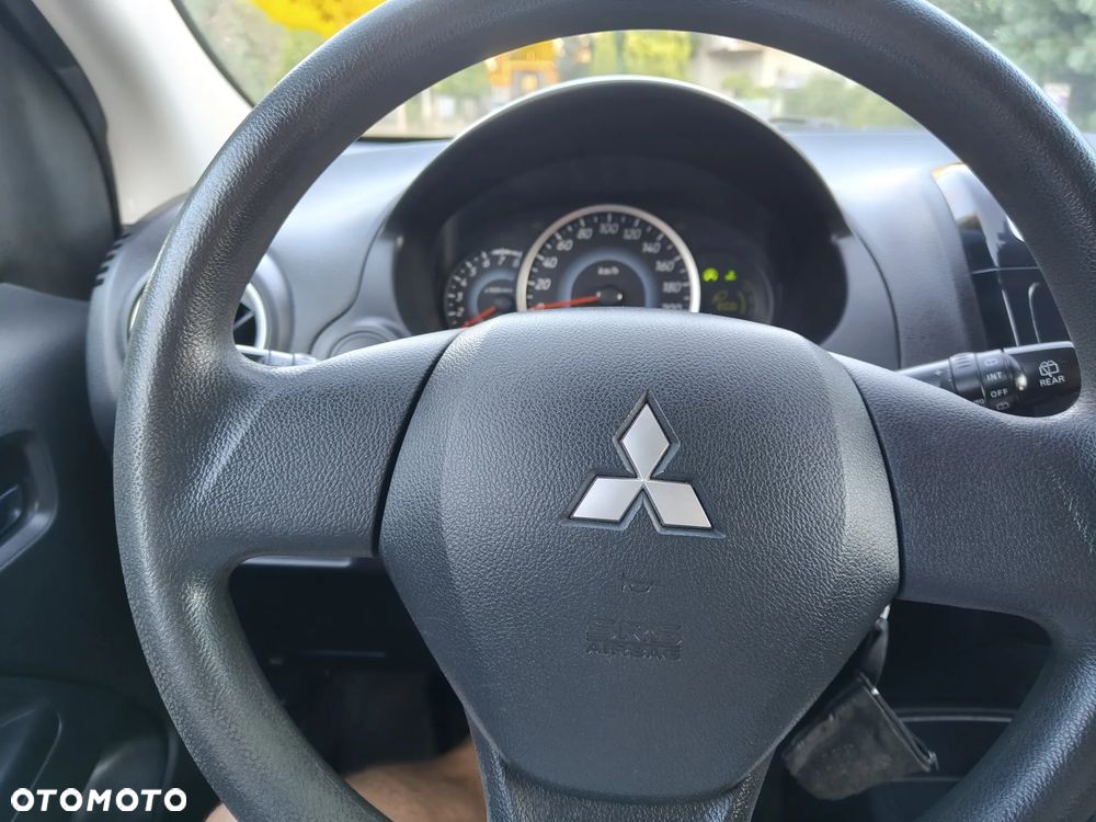 Mitsubishi Space Star - 10