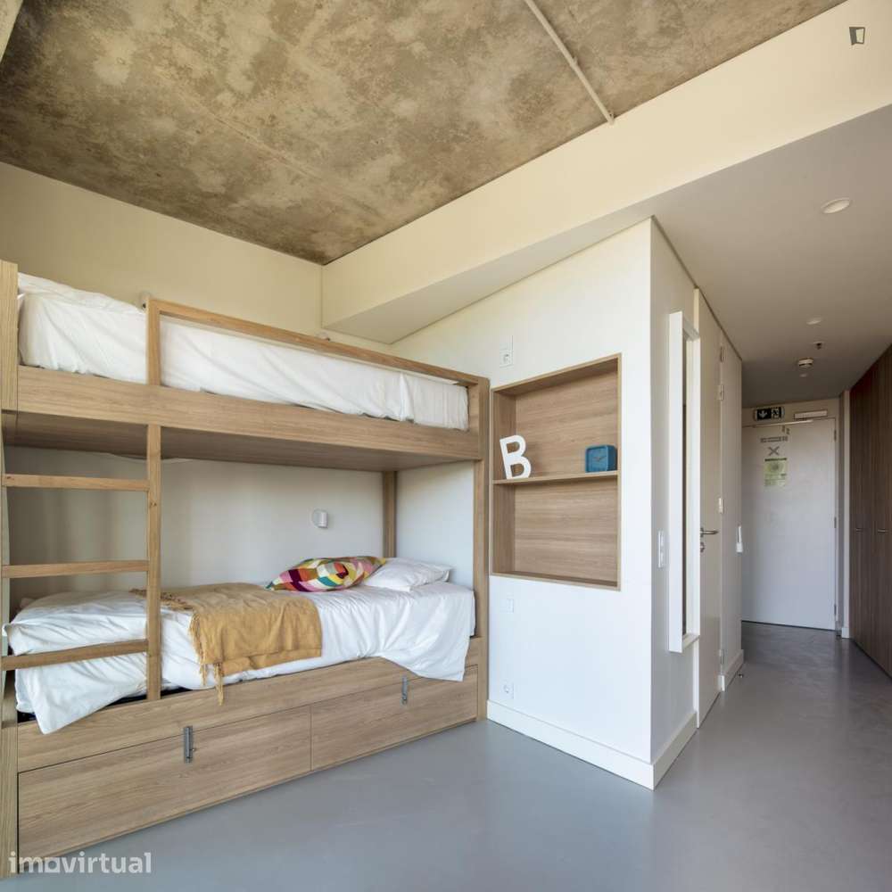 Cama - localizado em Paranhos Porto - Grande imagem: 2/5