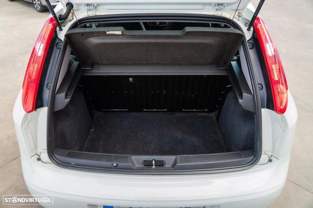 Fiat Punto 1.3 M-Jet Easy S&S — fotografia 21