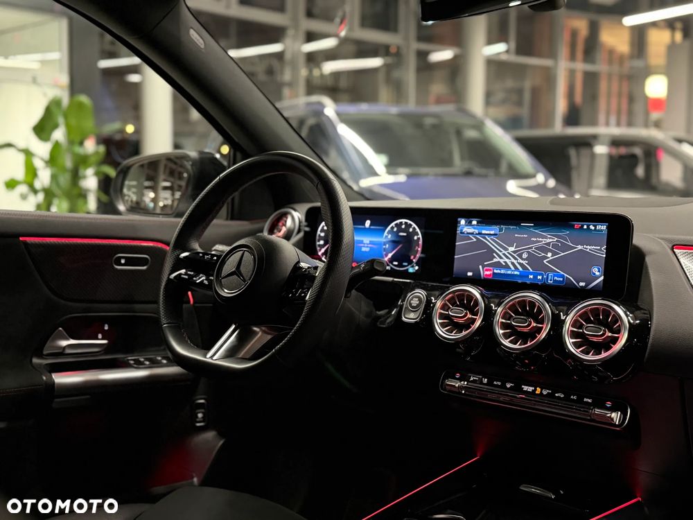 Mercedes-Benz GLA 200 AMG Line - 4