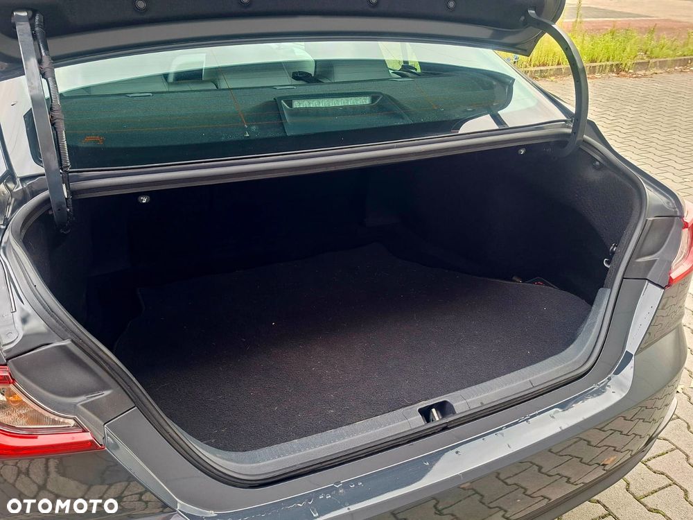 Toyota Camry 2.5 Hybrid Dynamic Force Executive e-CVT - 11