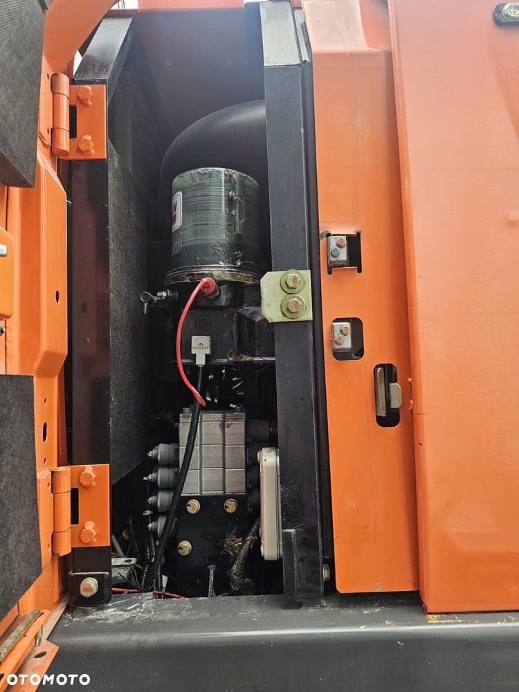 Hitachi ZX170W-3 - 21