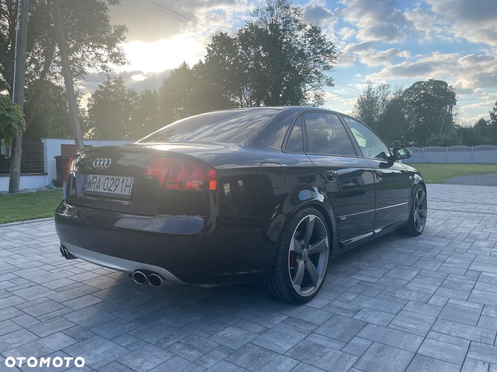 Audi A4 Limousine - 13