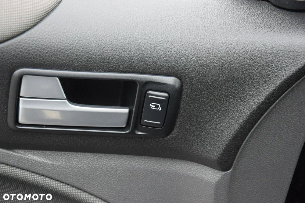 Ford Kuga 2.0 TDCi 2x4 Titanium - 31