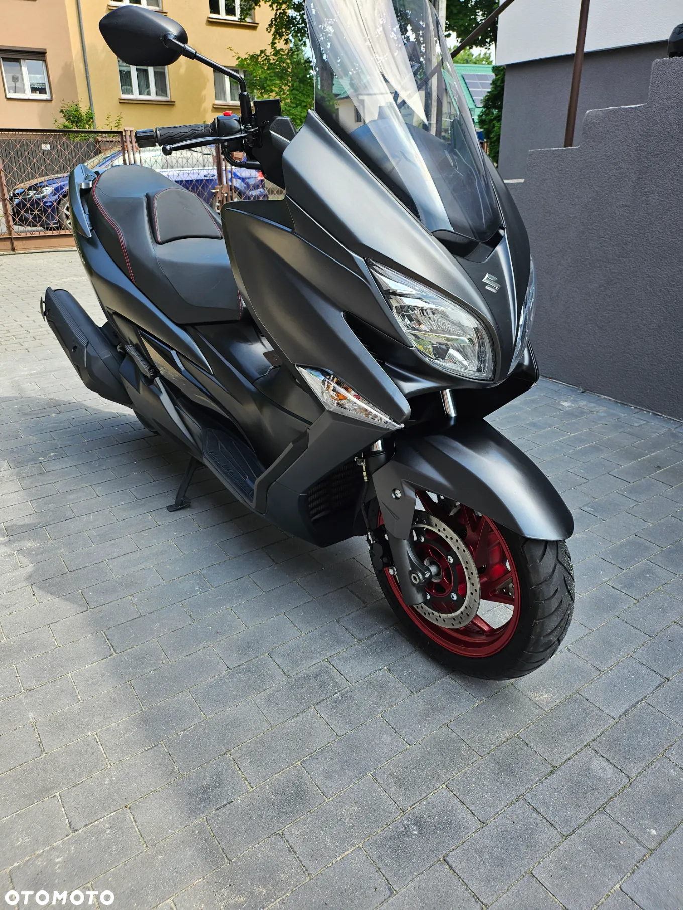 Suzuki Burgman - 4