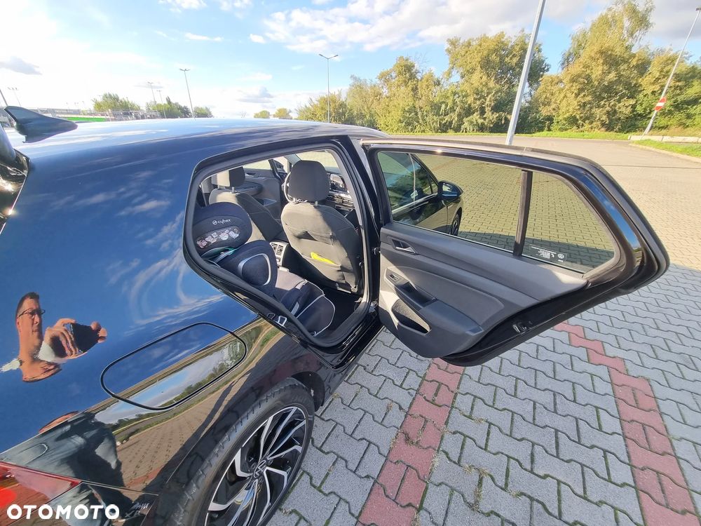 Volkswagen Golf VIII 1.5 eTSI EVO Style DSG - 8