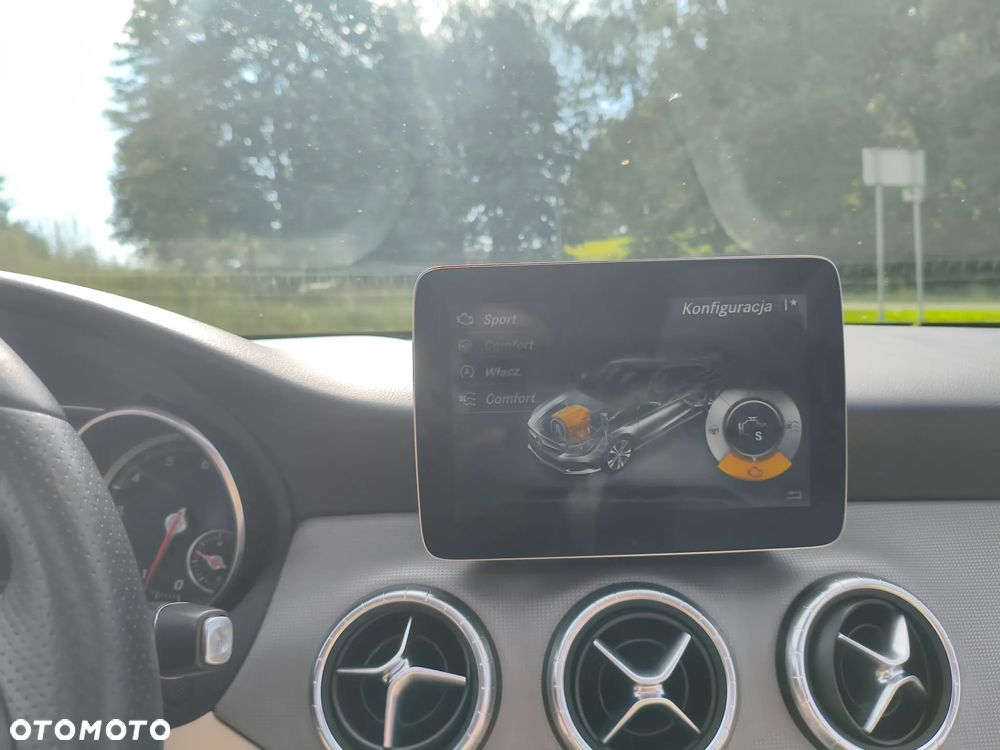 Mercedes-Benz CLA 250 Sport 7G-DCT - 17