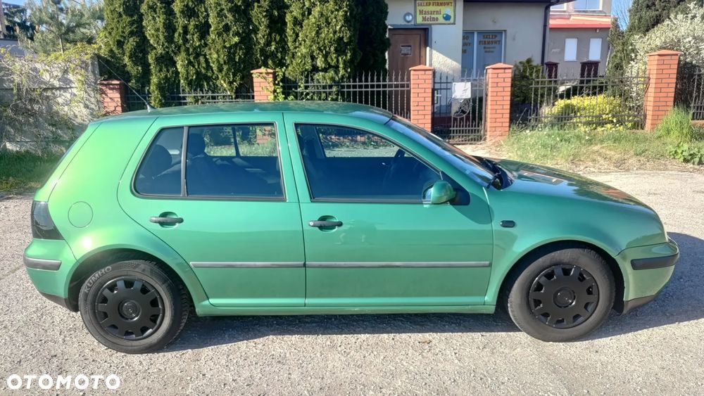 Volkswagen Golf - 8