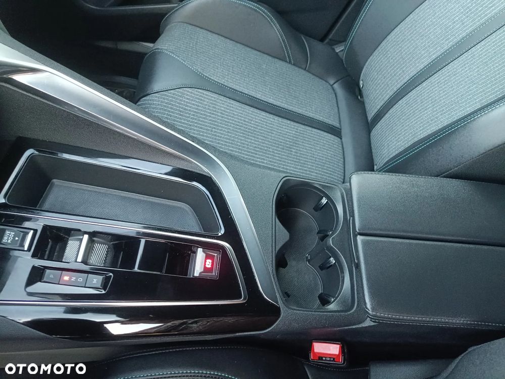 Peugeot 3008 1.5 BlueHDi Allure Pack S&S EAT8 - 19