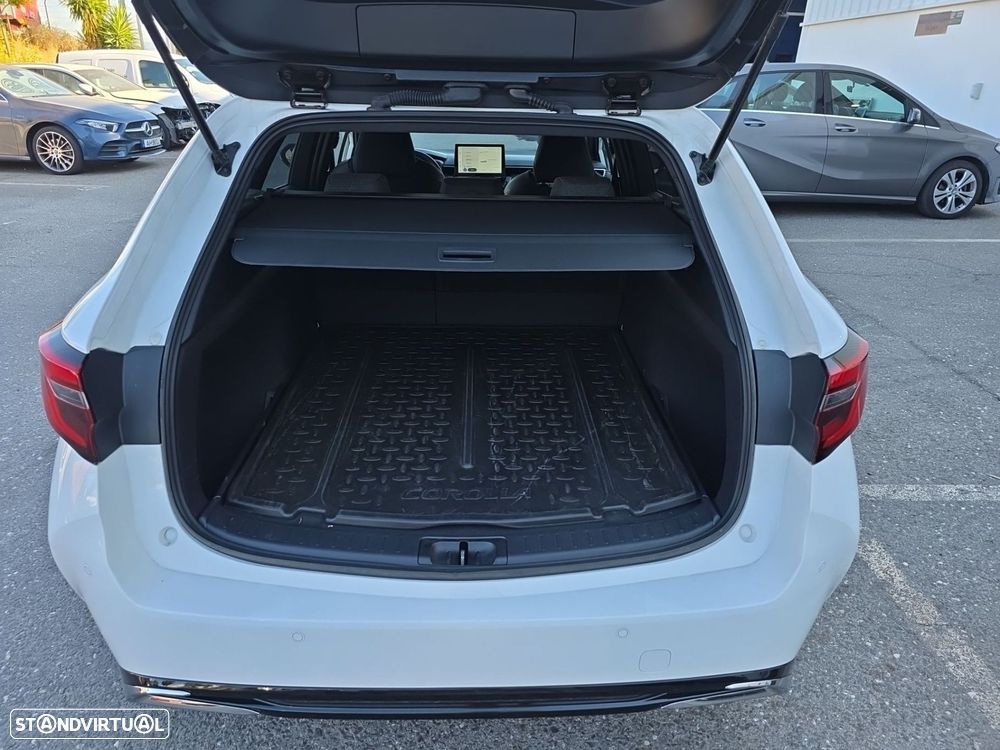 Toyota Corolla 1.8 Hybrid Comfort Plus — fotografia 12
