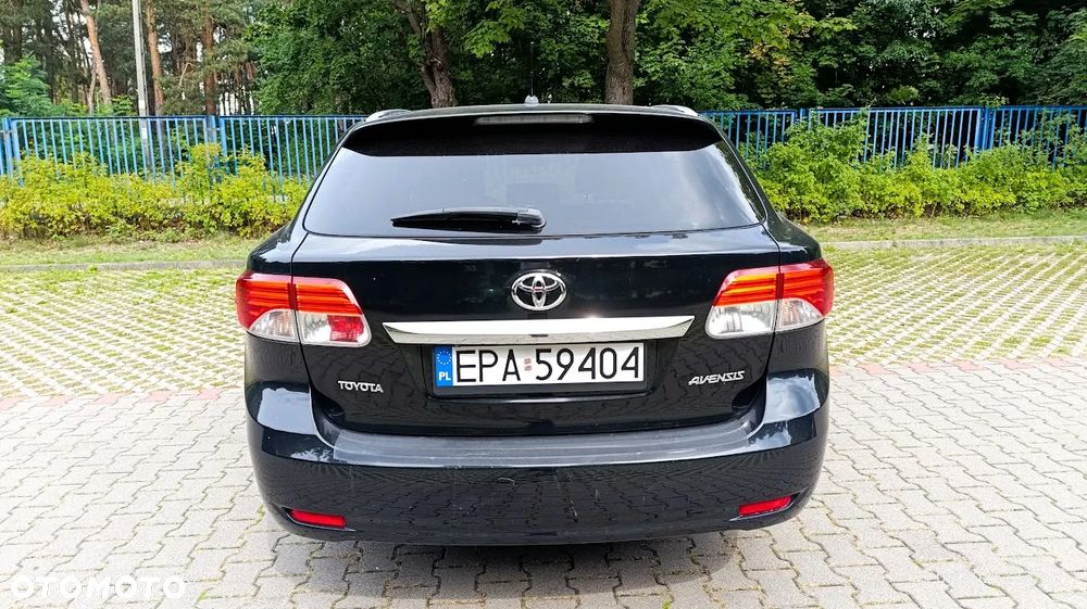Toyota Avensis - 11