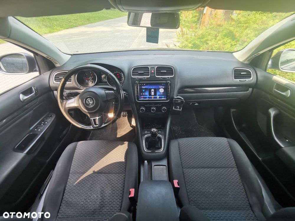 Volkswagen Golf - 6