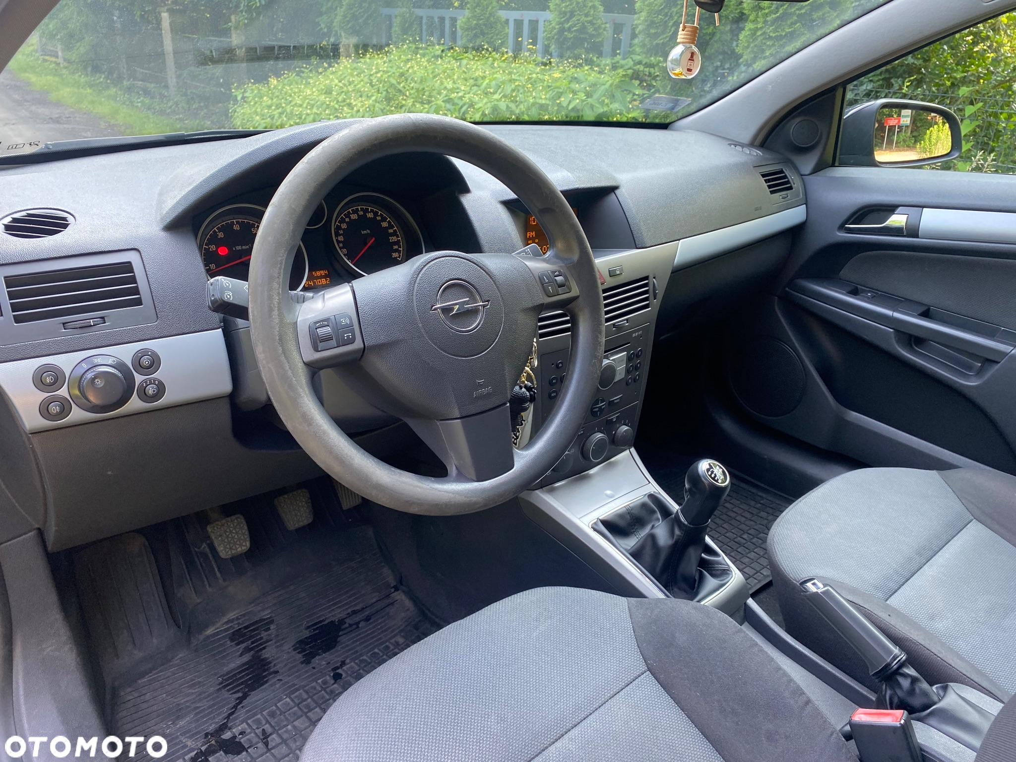 Opel Astra III GTC 1.8 Cosmo - 9