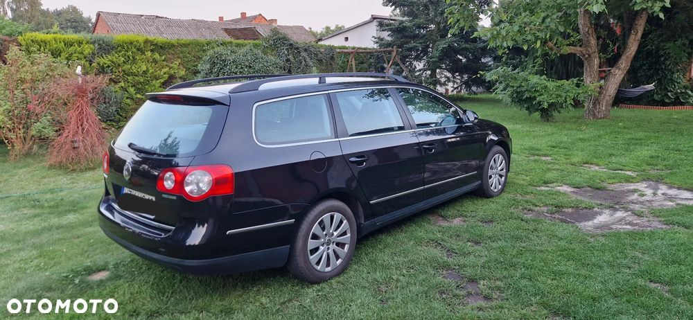 Volkswagen Passat 1.9 TDI DPF BlueMotion - 11