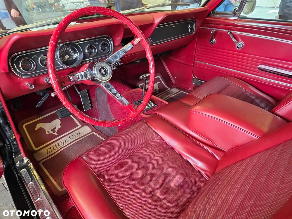 Ford Mustang - 7