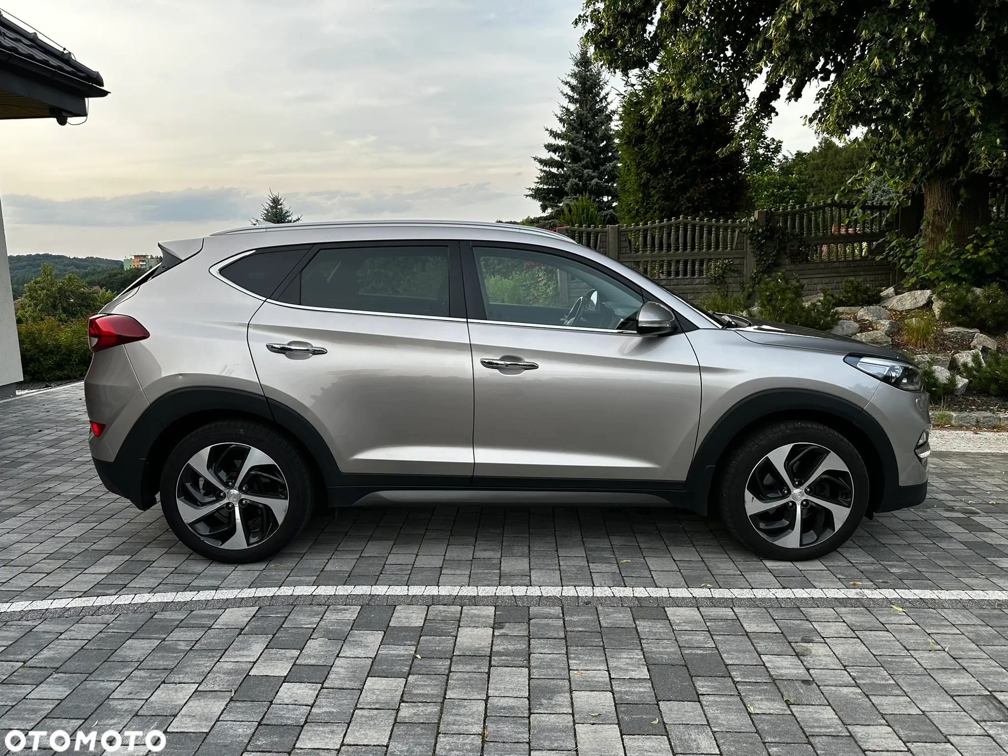 Hyundai Tucson 2.0 CRDI BlueDrive Style 2WD - 11