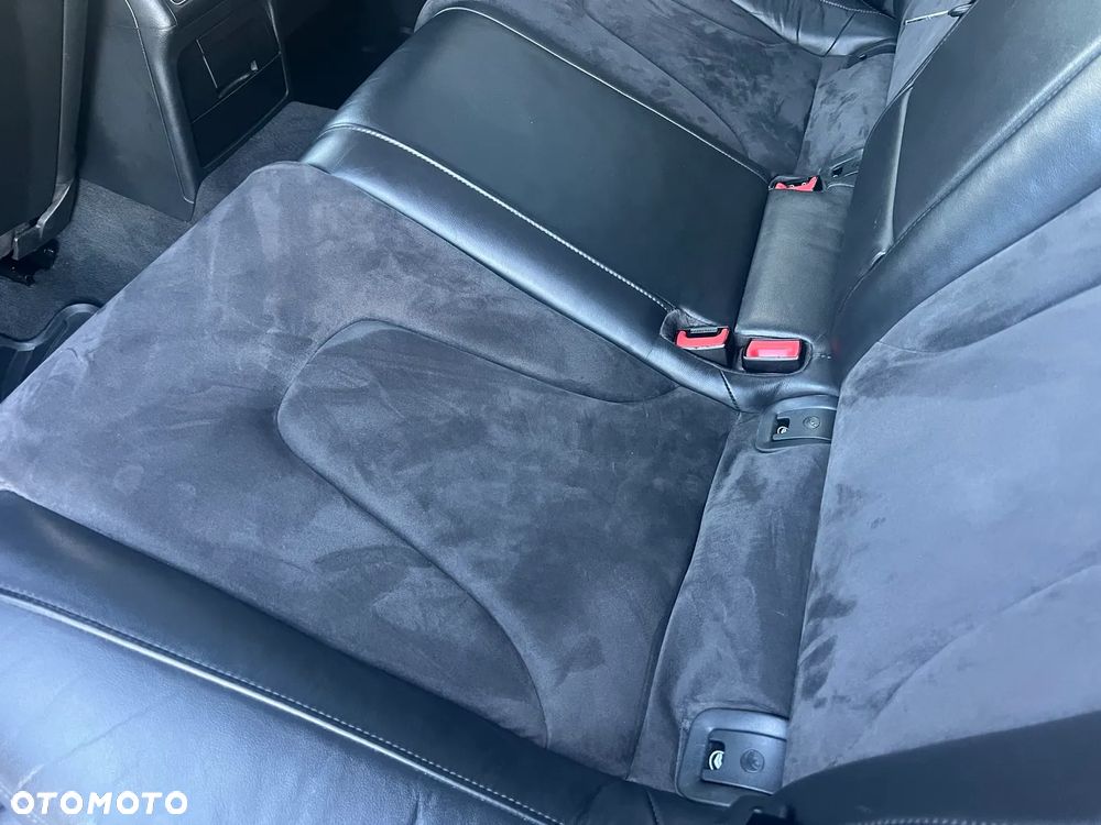 Audi A4 Avant 2.0 TDI Quattro S tronic - 17