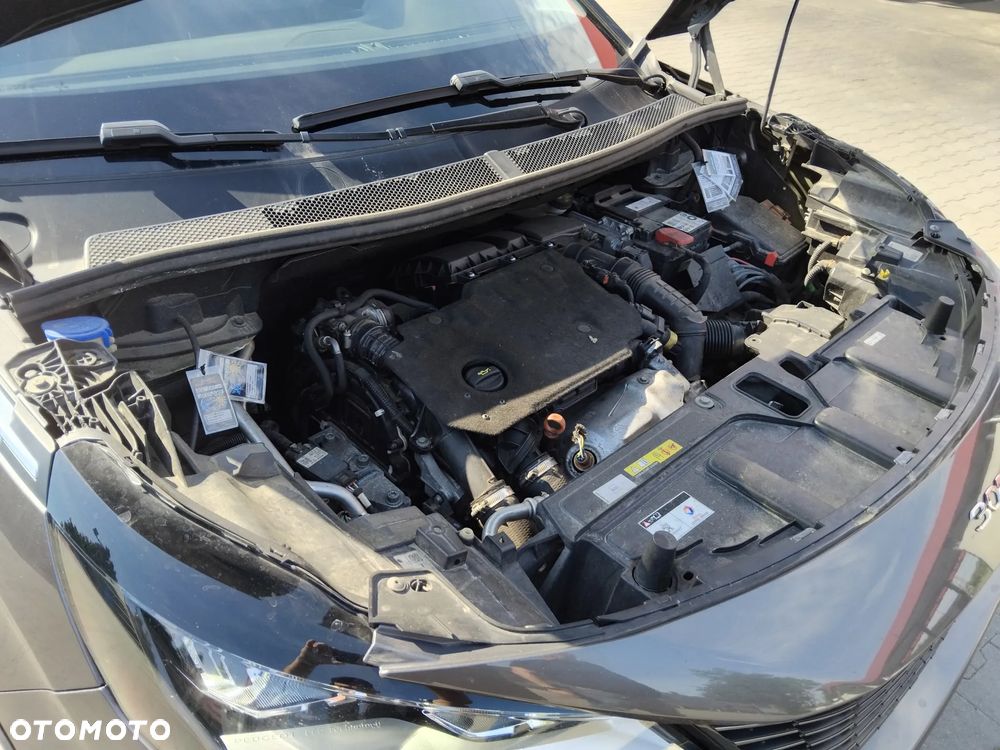 Peugeot 3008 BlueHDi 130 Stop & Start EAT8 Active Business-Paket - 18