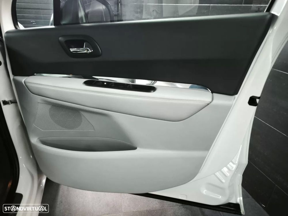 Peugeot 5008 1.6 E-HDi 5L Allure 2-Tronic - 41