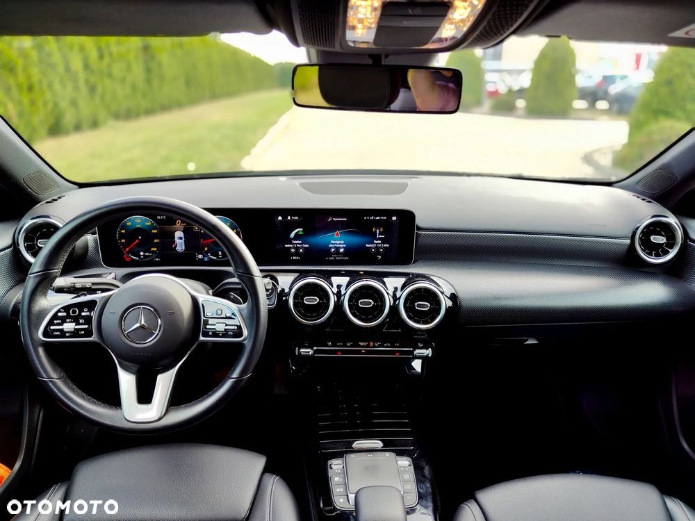 Mercedes-Benz Klasa A 180 7G-DCT Special Edition - 33
