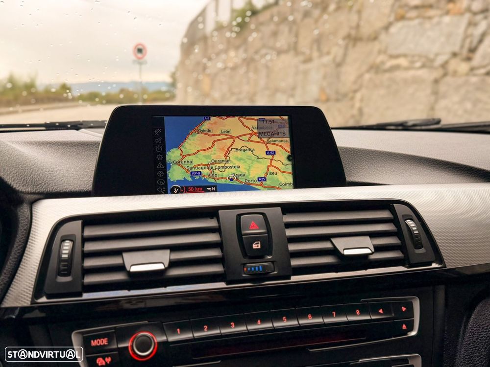 BMW 320 d Pack M - 31