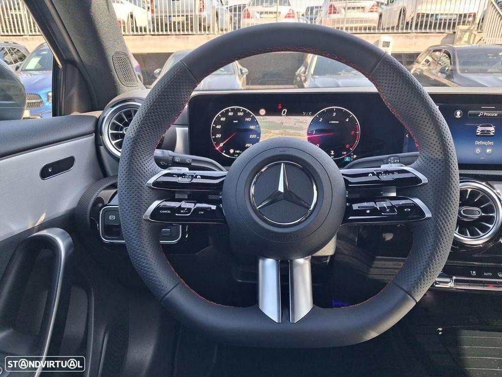 Mercedes-Benz A 180 d 8G-DCT AMG Line - 22