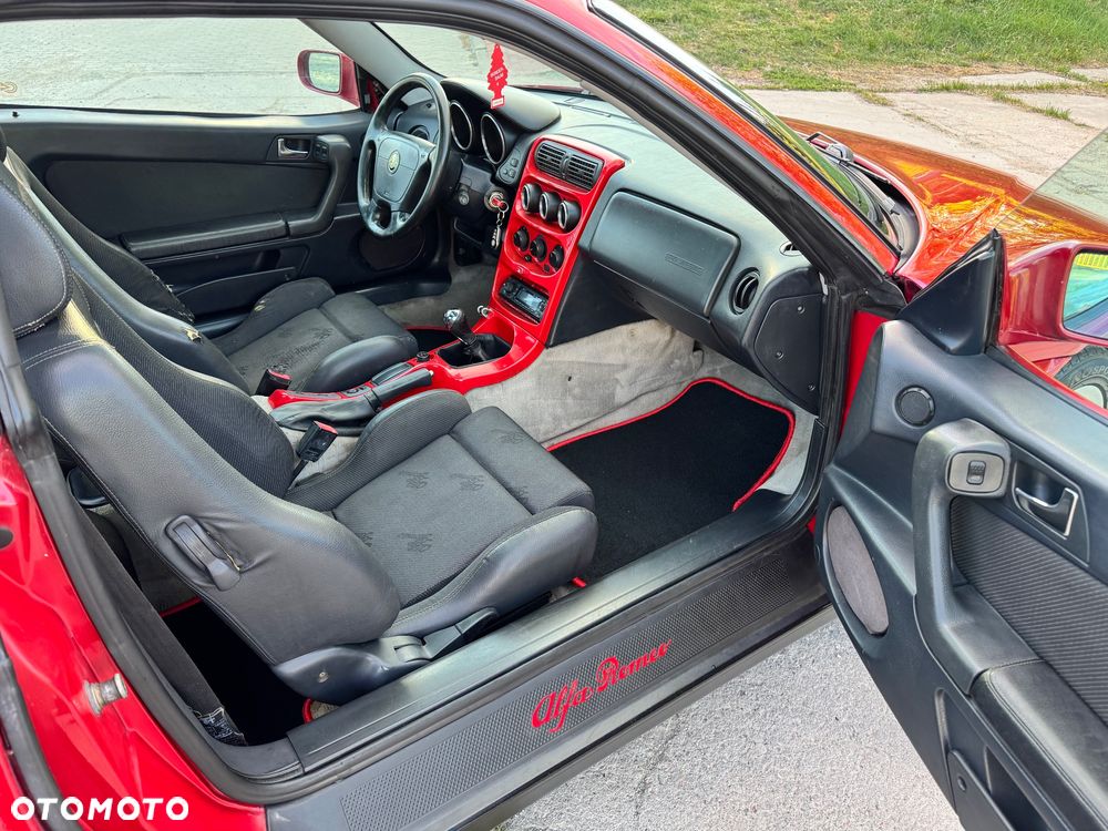 Alfa Romeo GTV 2.0 Twin Spark Base - 24