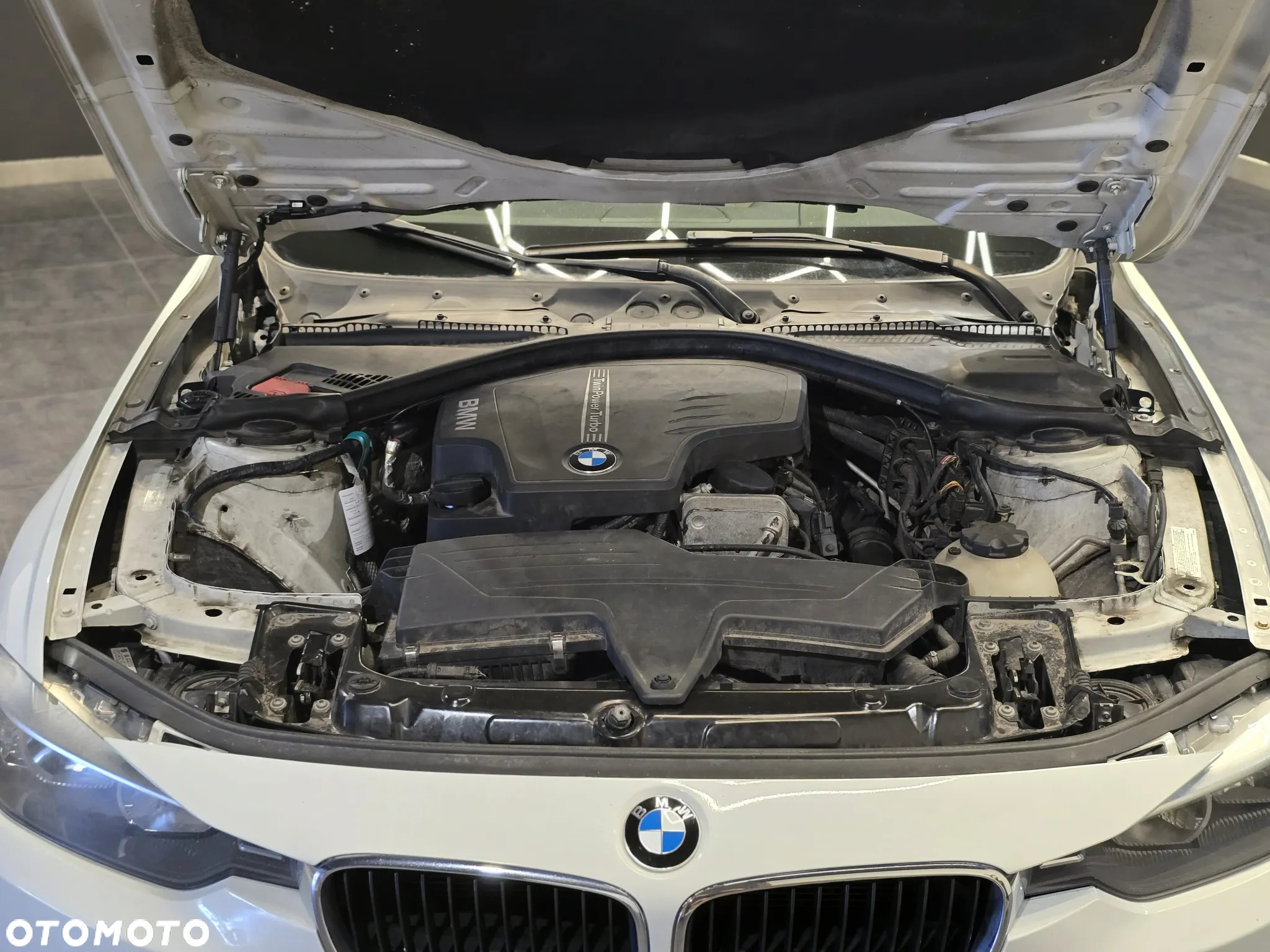BMW Seria 3 328i xDrive - 14