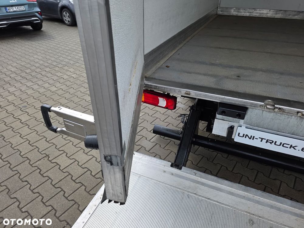 Iveco 50C18 Chłodnia Izoterma Winda 1000 kg ! 8EP + Zasilanie 230V Krajowy ! - 13