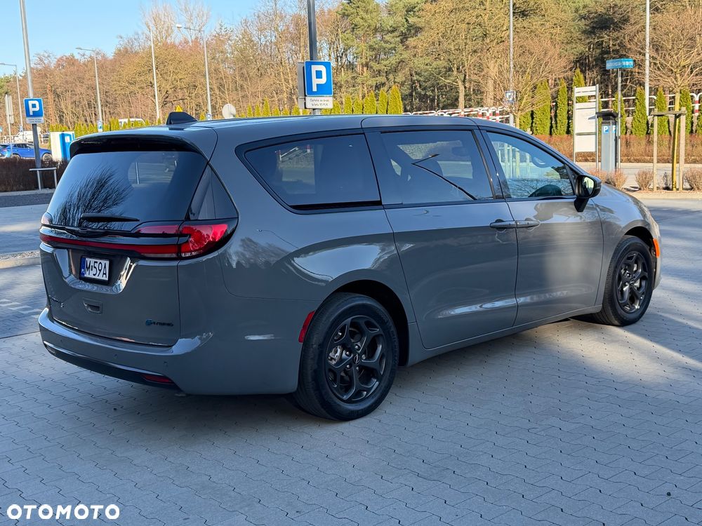Chrysler Pacifica - 6