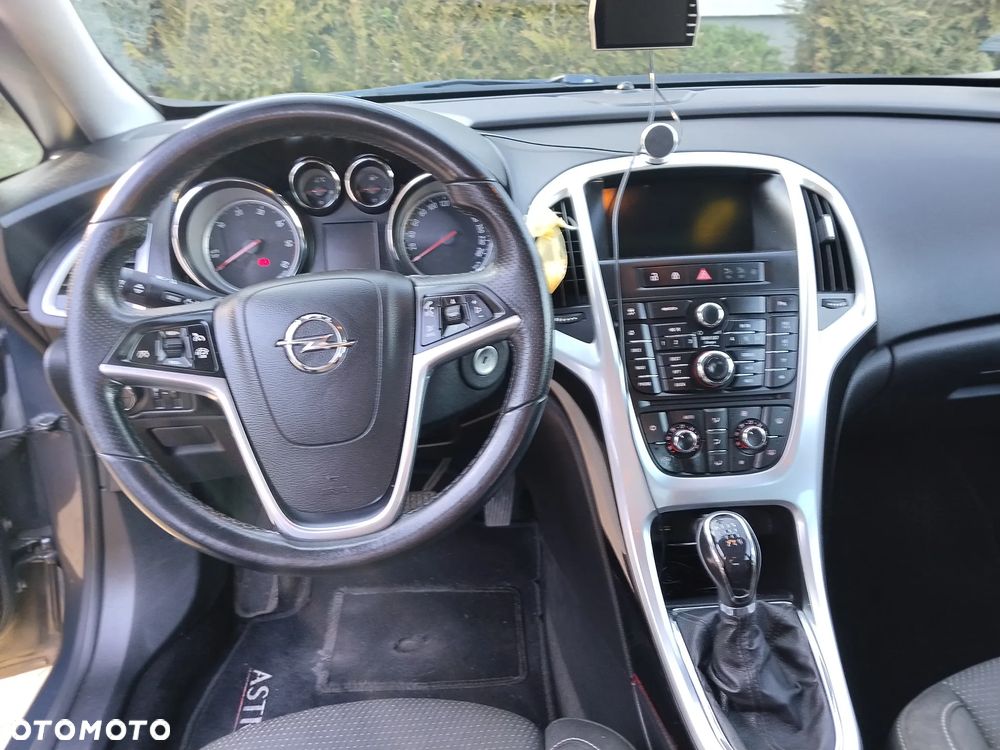 Opel Astra 1.6 CDTI Cosmo - 11