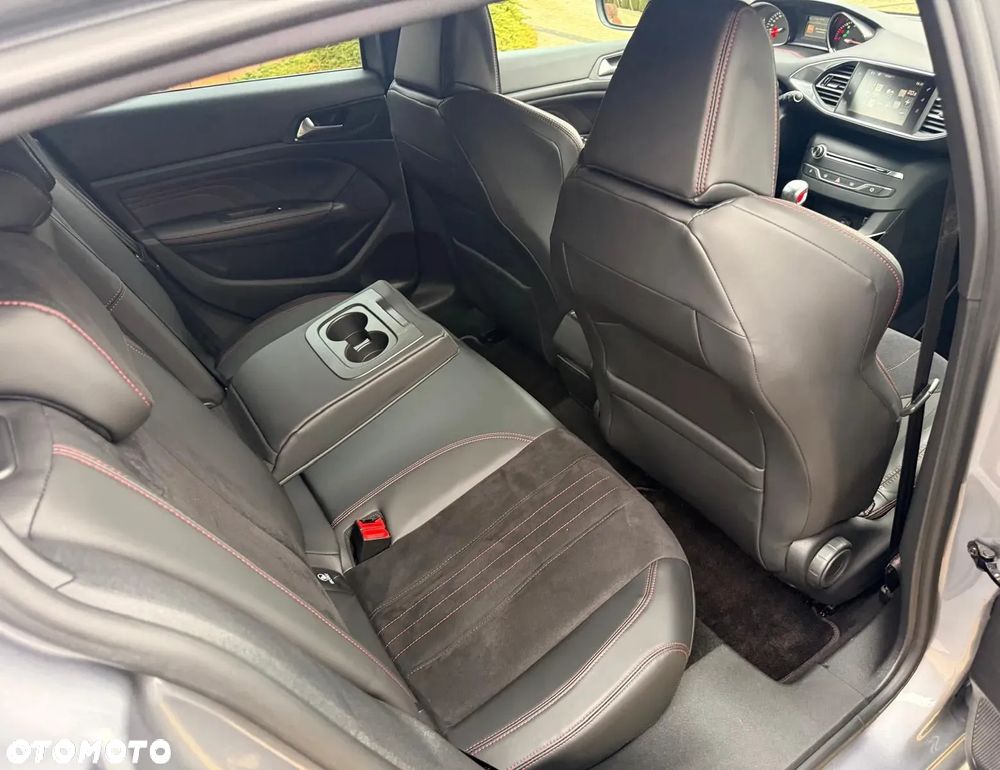 Peugeot 308 1.6 e-THP GTi by Sport S&S - 4