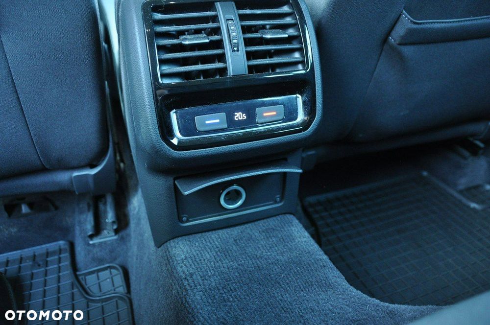 Volkswagen Passat - 20